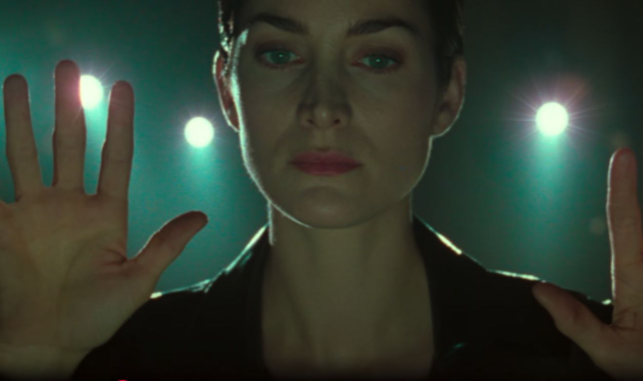 Screenshot from The Matrix (1999)