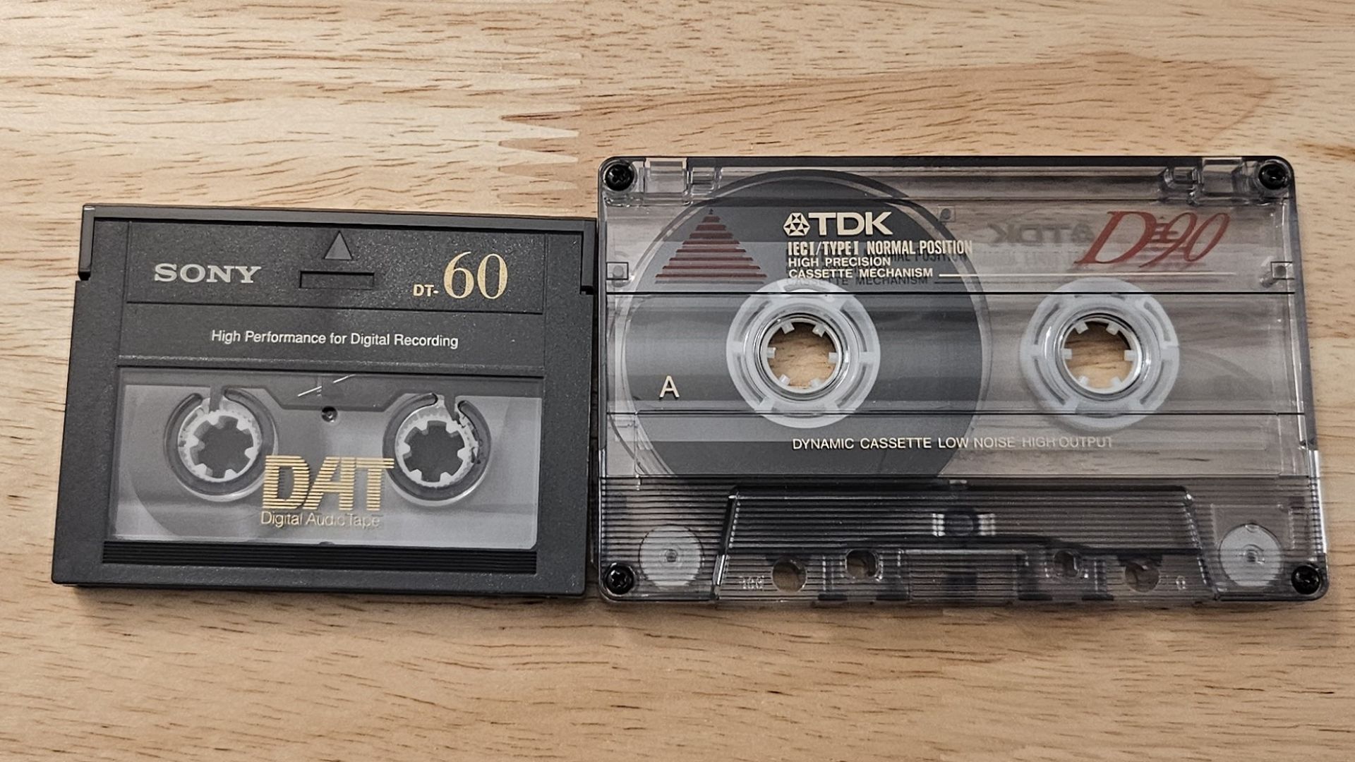 File:DAT & Compact Cassette hor.jpg