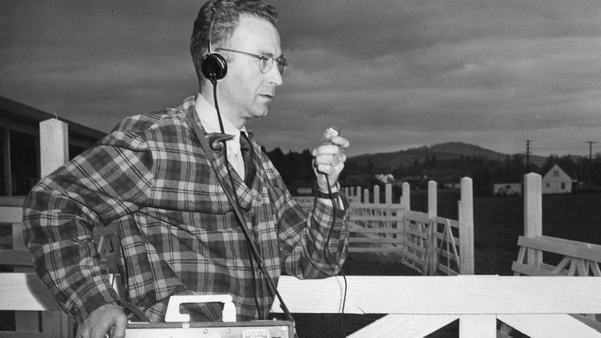 File:Bill Smith of KOAC with portable tape recorder (6258268363).jpg