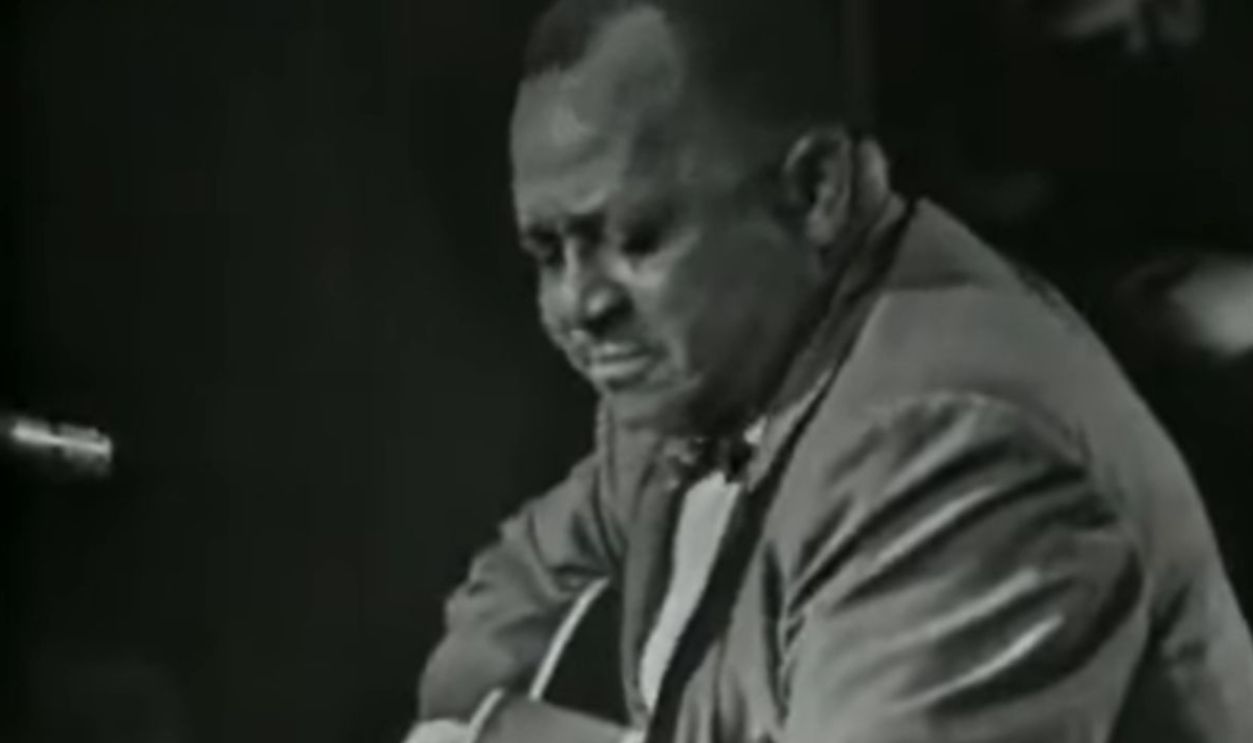 4. Big Joe Williams – “Baby Please Don’t Go”