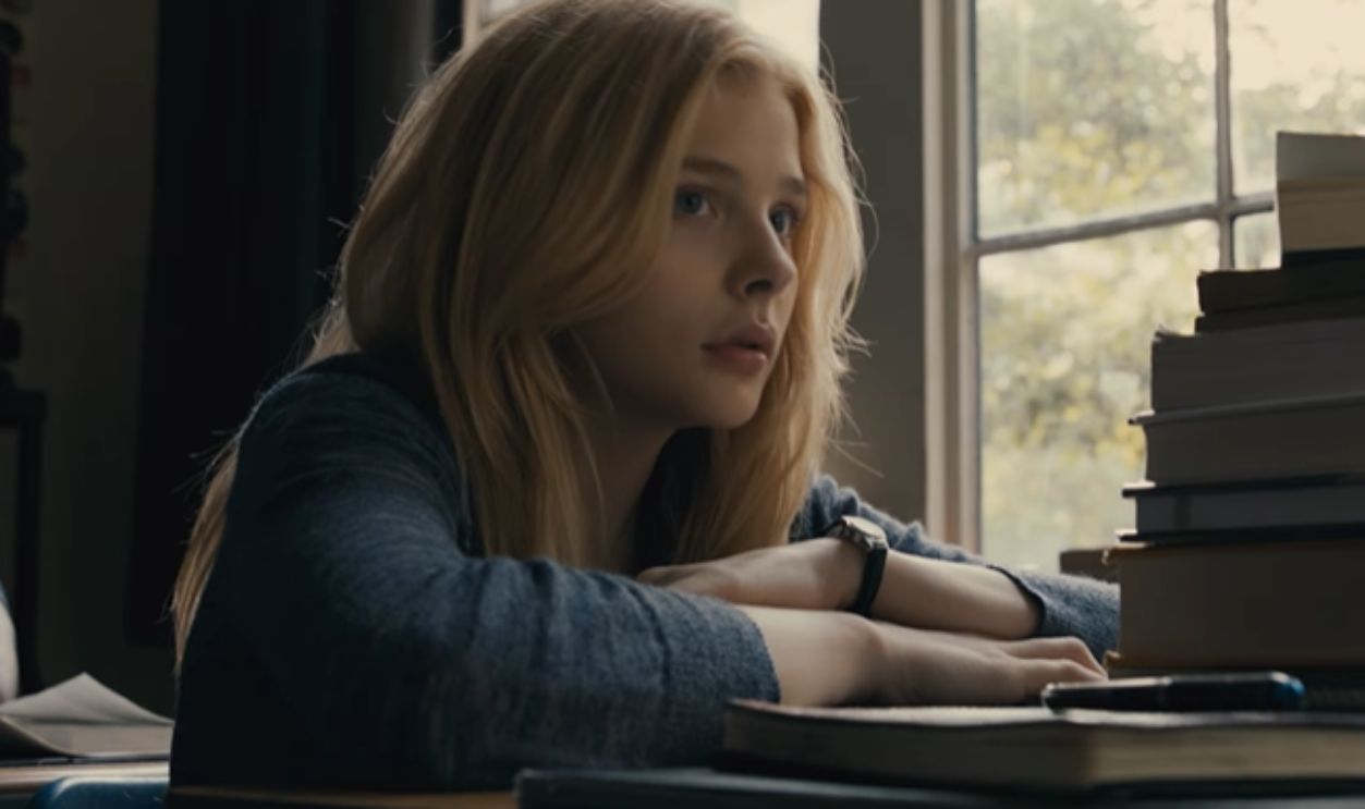 Screenshot from Carrie (2013)