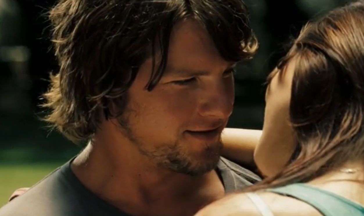 Screenshot from The Hitcher (2007)