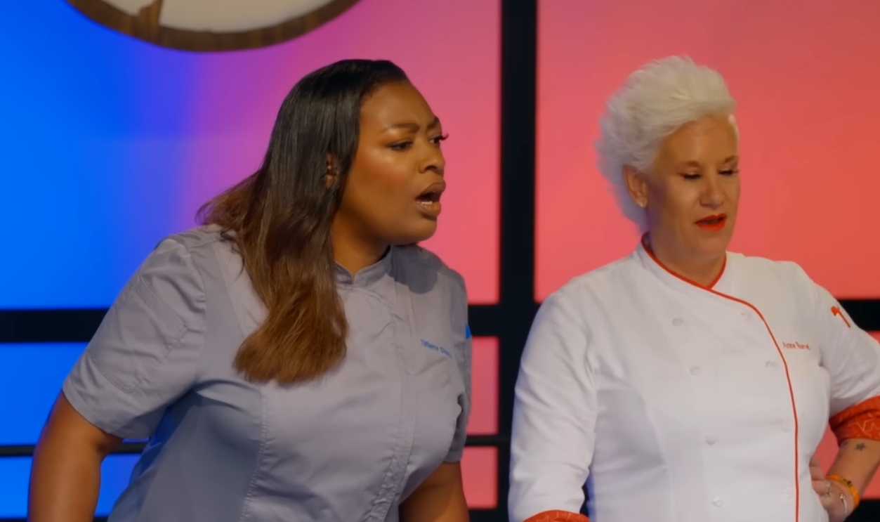 Screenshot from Worst Cooks in America (2010–Present)