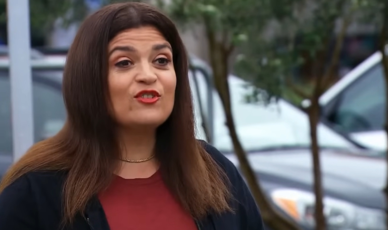 Screenshot from Supermarket Stakeout (2019–Present)