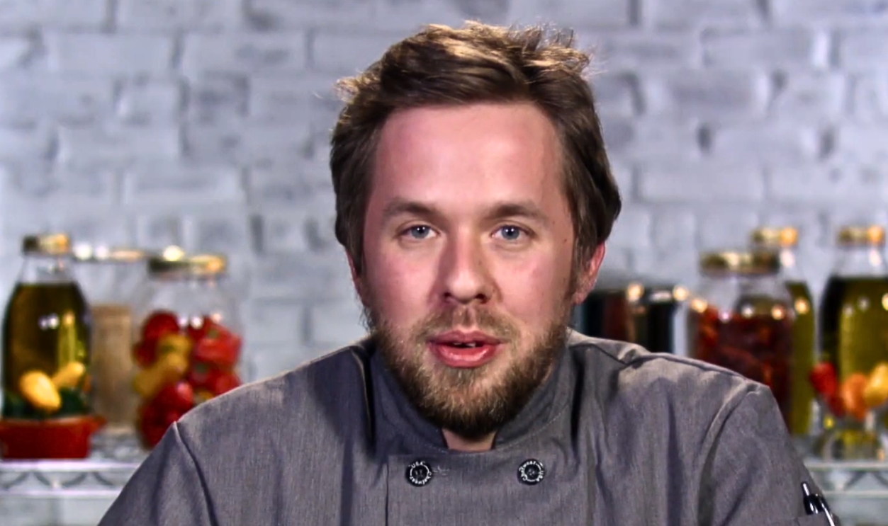  Screenshot from Cooks vs. Cons (2016–Present)