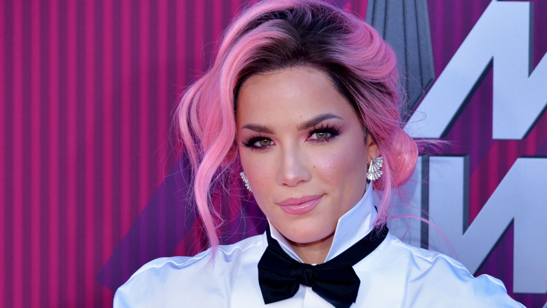 File:Halsey 2019 by Glenn Francis.jpg