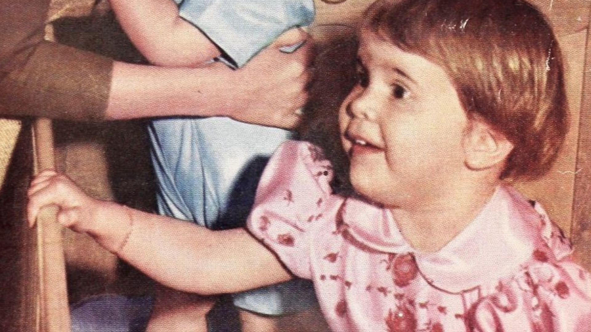 File:Debbie Reynolds with Todd and Carrie, 1960.jpg