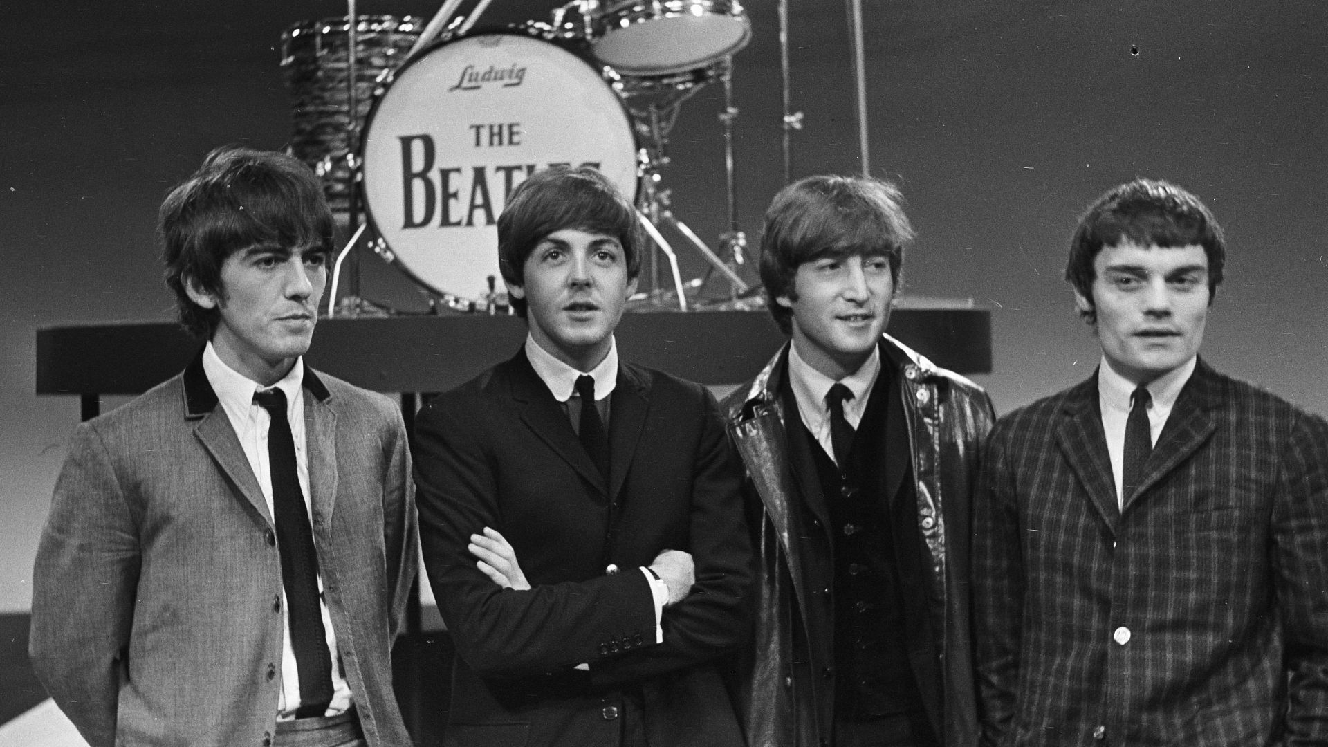 File:Televisie-optreden van The Beatles in Treslong te Hillegom vlnr George Harriso, Bestanddeelnr 916-5098.jpg