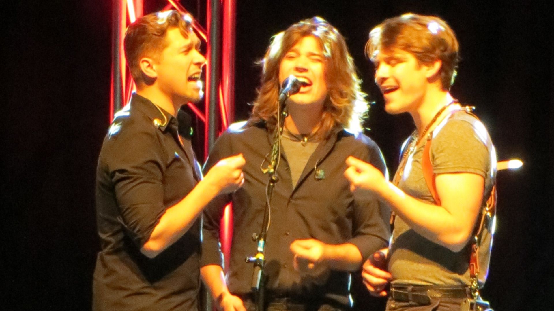 File:Hanson 2013.jpg