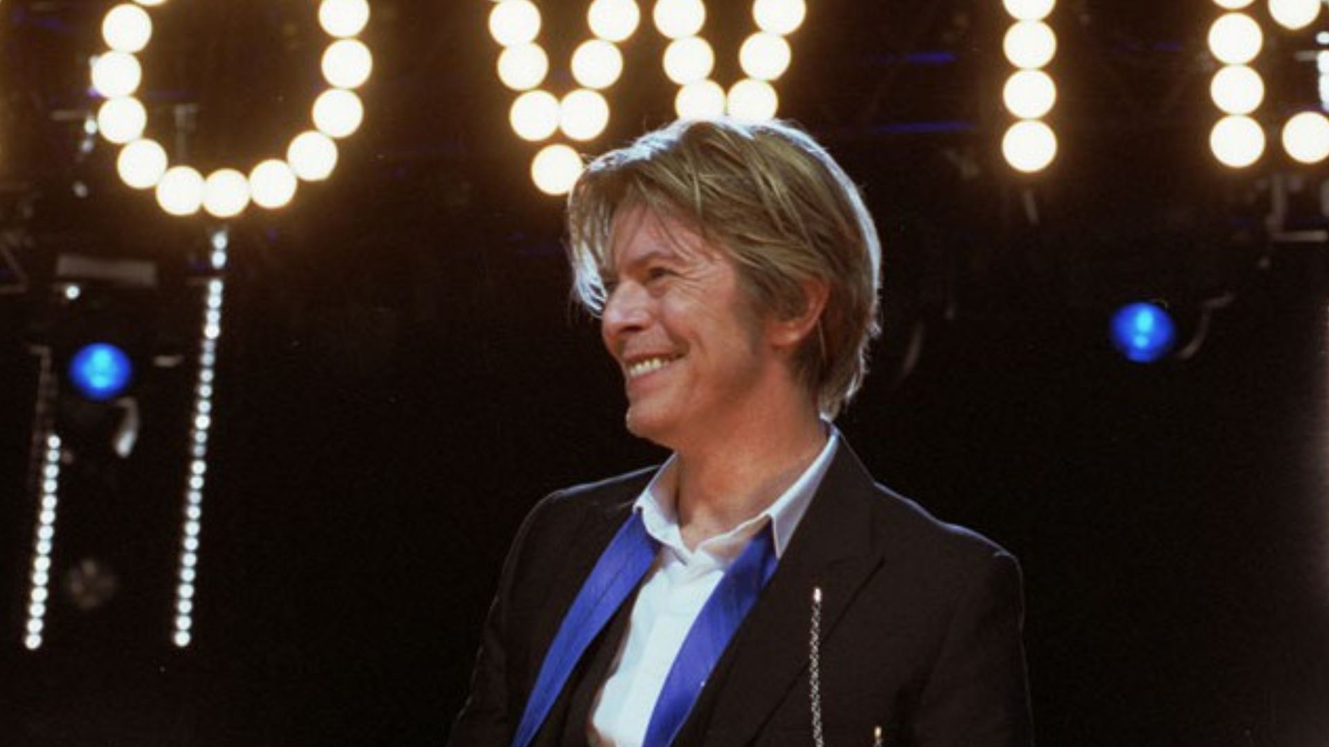 File:David-Bowie Chicago 2002-08-08 photoby Adam-Bielawski.jpg