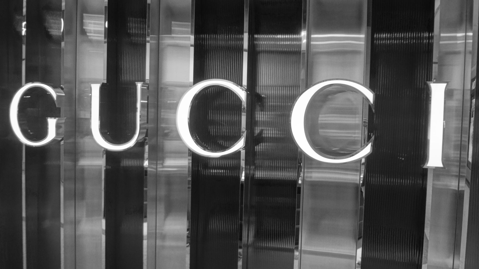 File:GUCCI, photography by david adam kess, madrid 2016.jpg