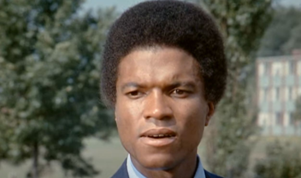 Screenshot from Brian’s Song (1971) 