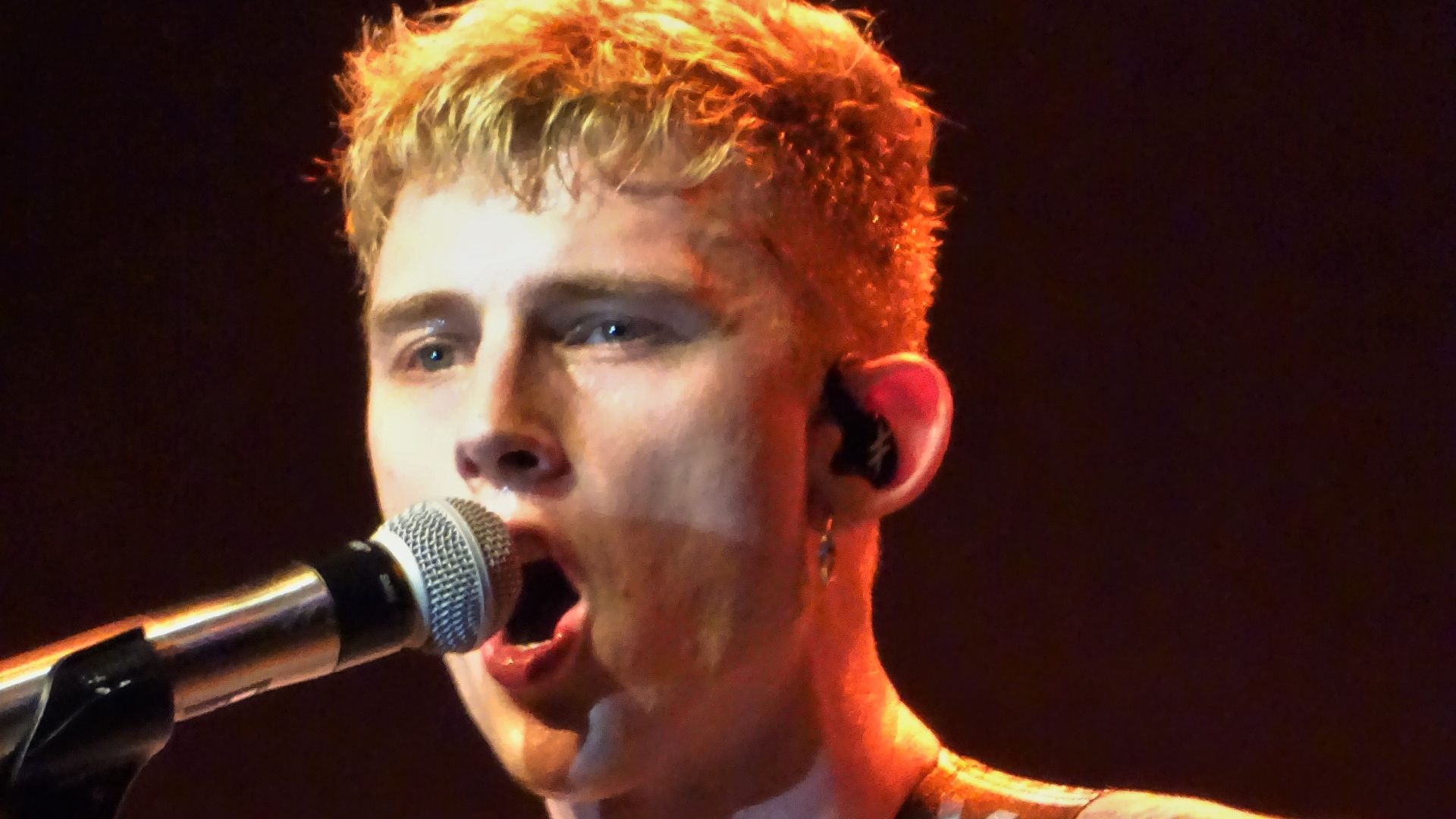 File:Machine Gun Kelly (rapper) 03.jpg