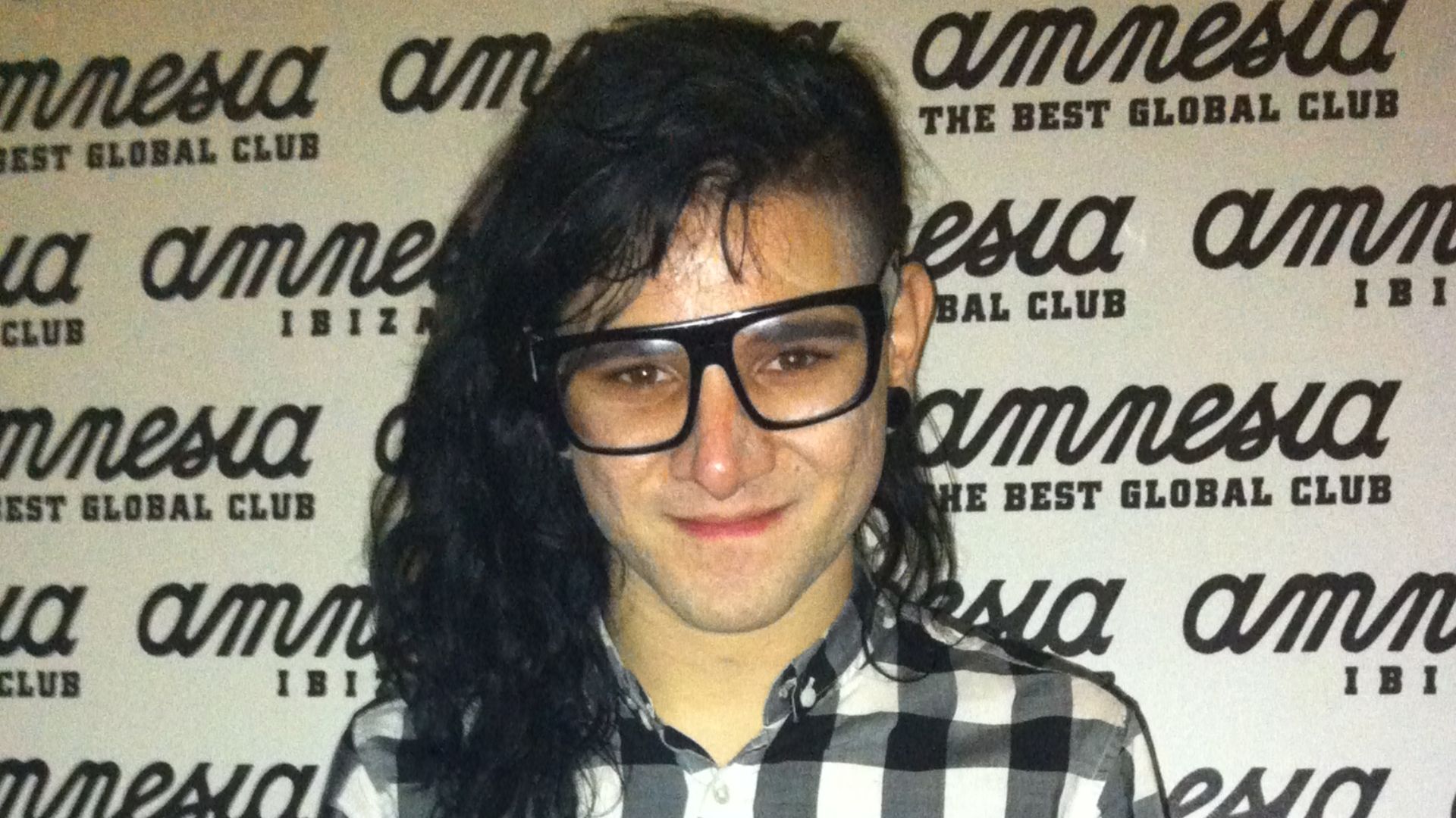 File:Skrillex @ Amnesia.jpg