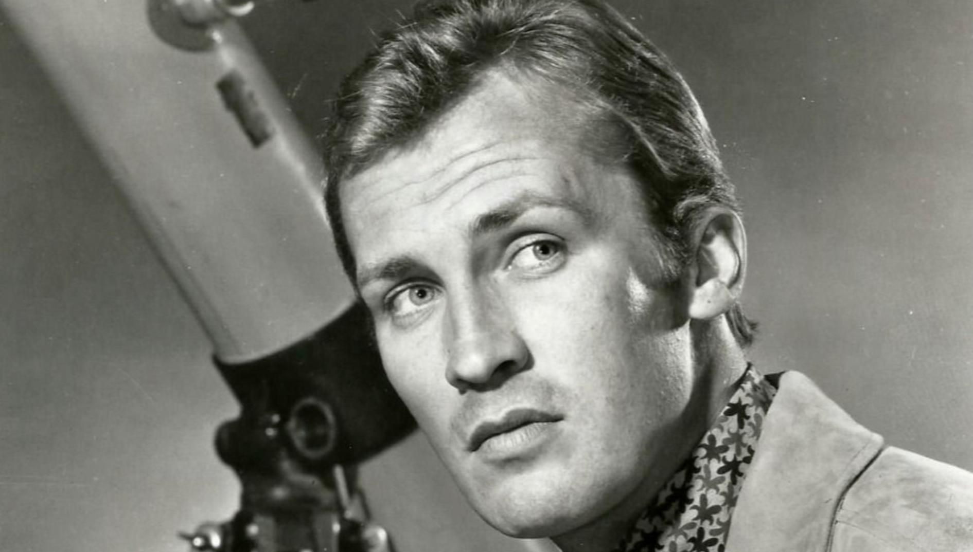 File:The Invaders Roy Thinnes.jpg