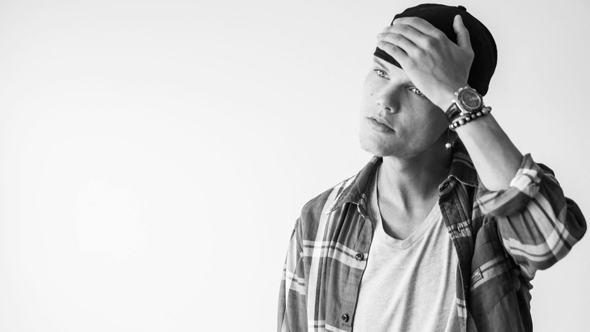 File:Avicii 2014 002.jpg