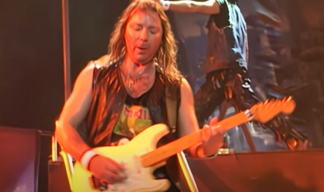 Iron Maiden – Hallowed Be Thy Name (1982)