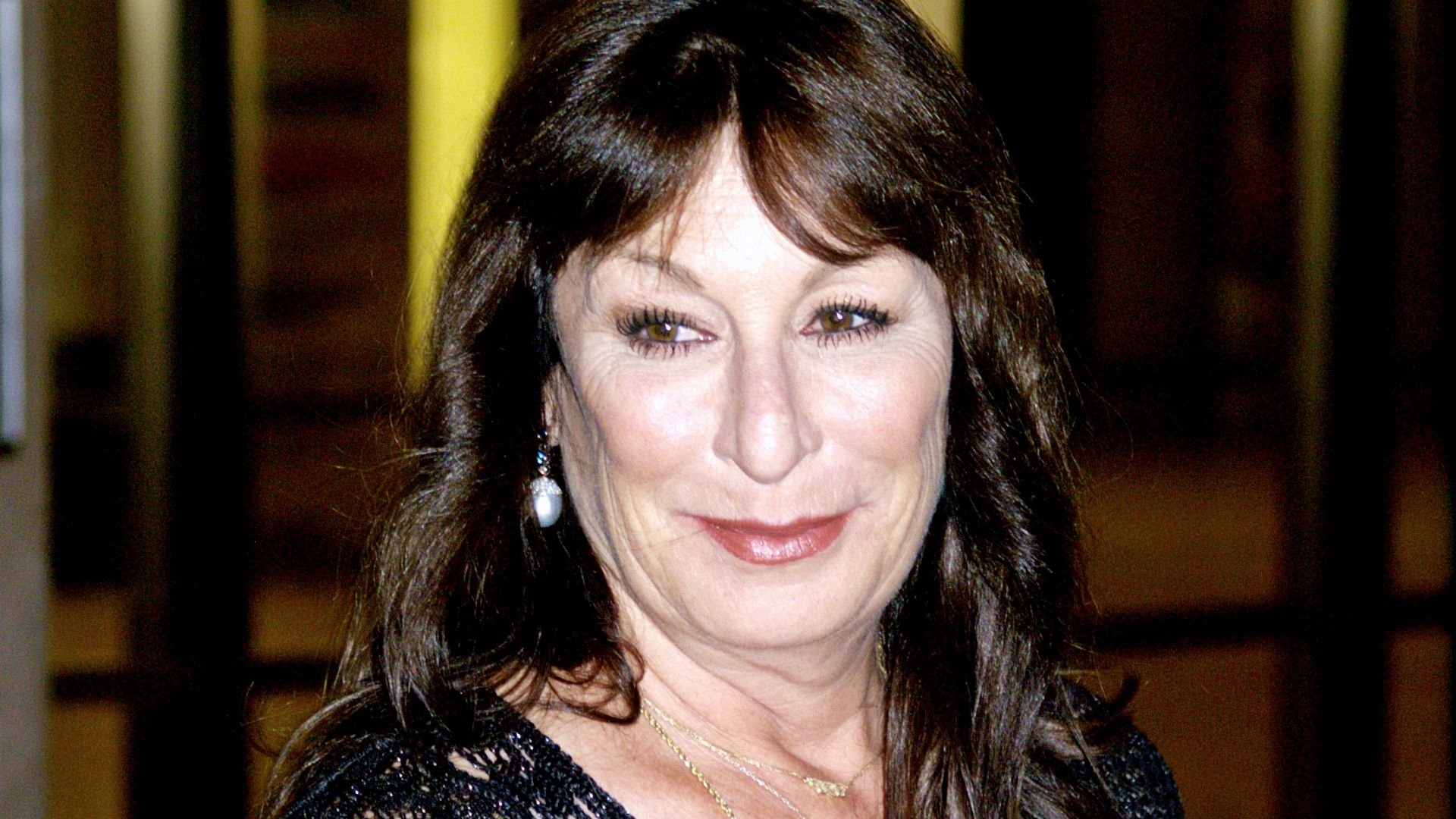 File:Anjelica Huston Met Opera 2010 Shankbone.jpg