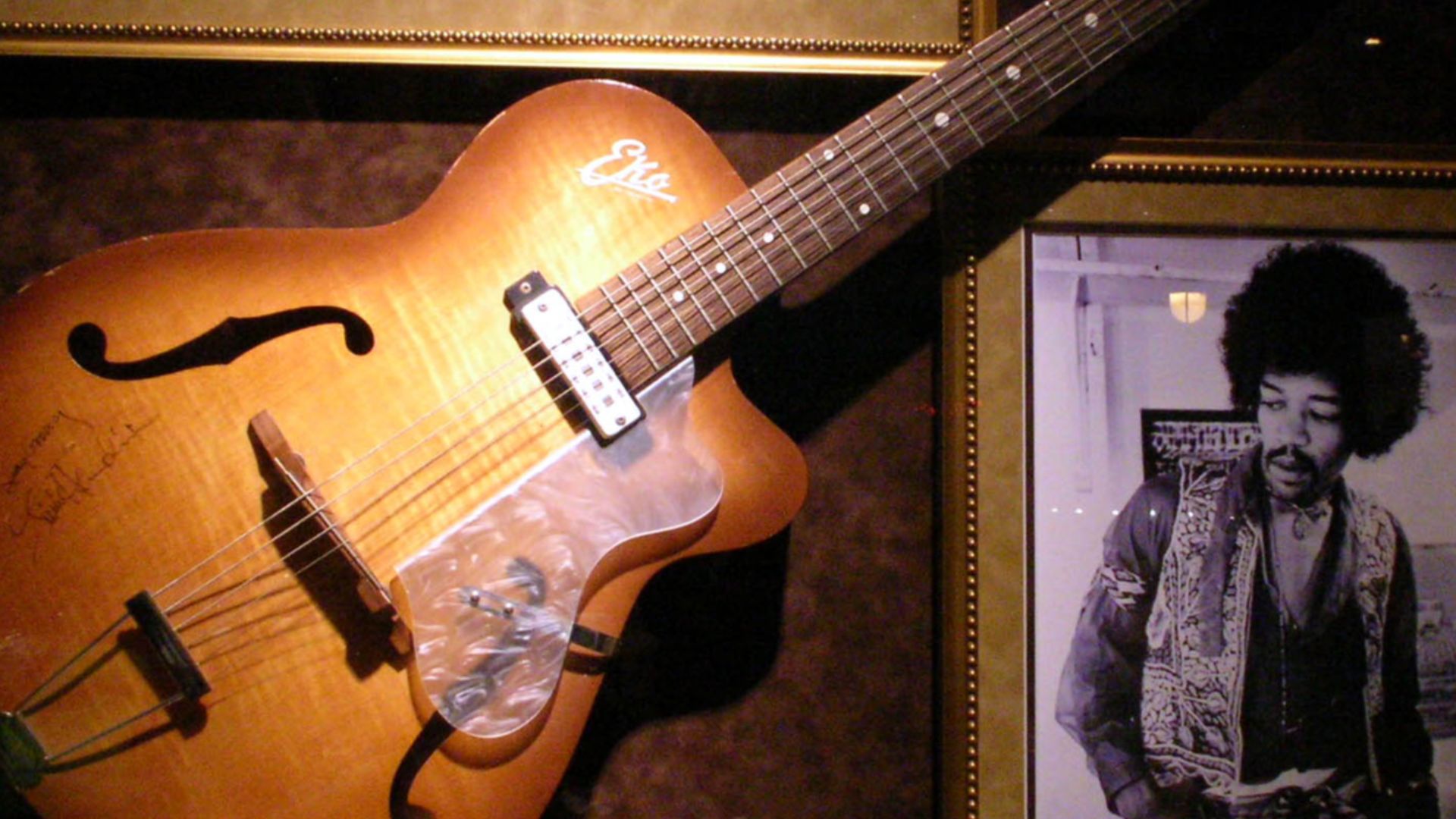 File:Jimi Hendrix 's guitar with autograph.jpg