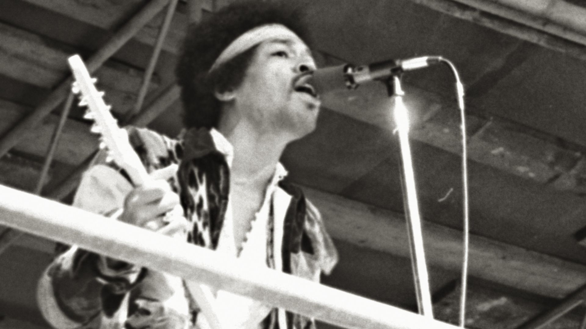 File:Jimi Hendrix beim Festival 1970.jpg