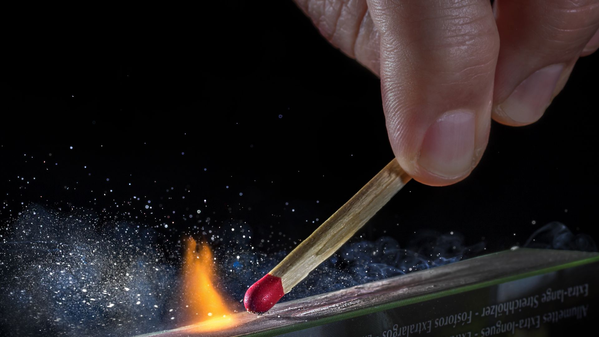 File:Friction d'une allumette.jpg