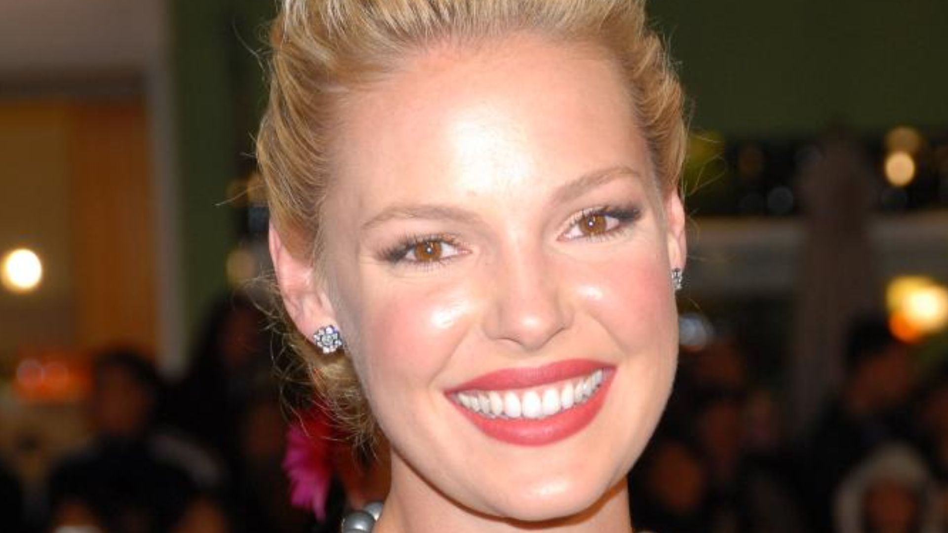 File:Katherine Heigl at 27 Dresses Premiere 13.jpg