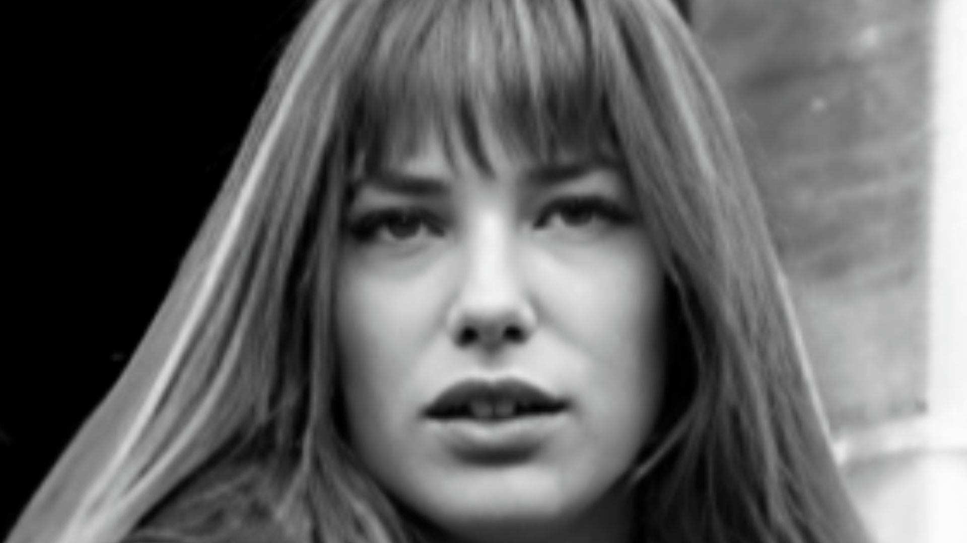 File:Gainsbourg-Birkin-Italie-1976 (cropped).png