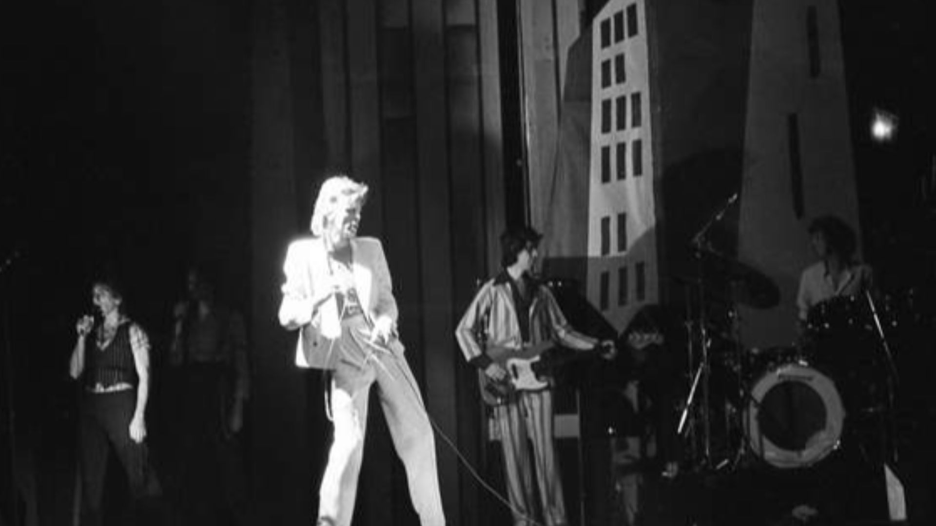File:David Bowie, Diamond Dogs Tour (3329402768).jpg