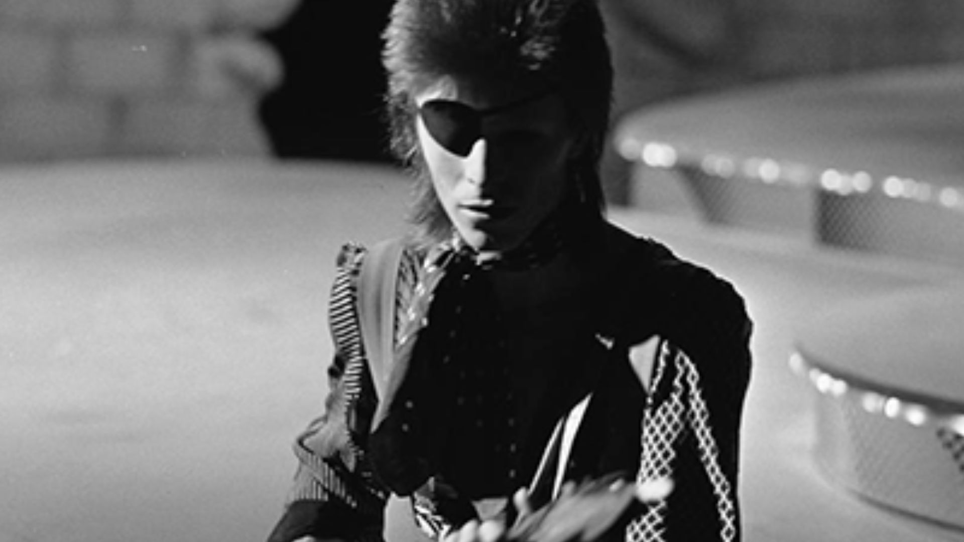 File:David Bowie - TopPop 1974 02.png