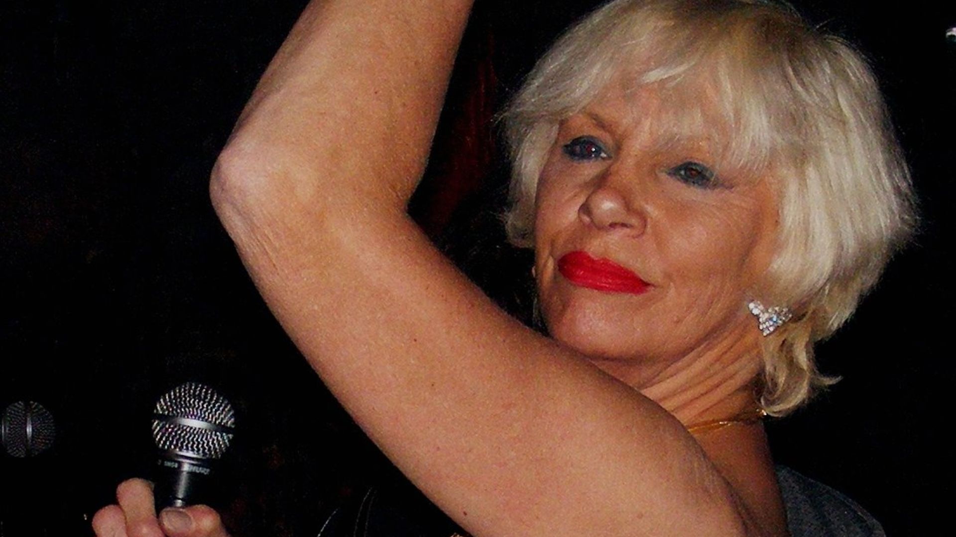 File:Angie Bowie at Satan's Hollow, Manchester, on Saturday the 17th of April 2010.jpg
