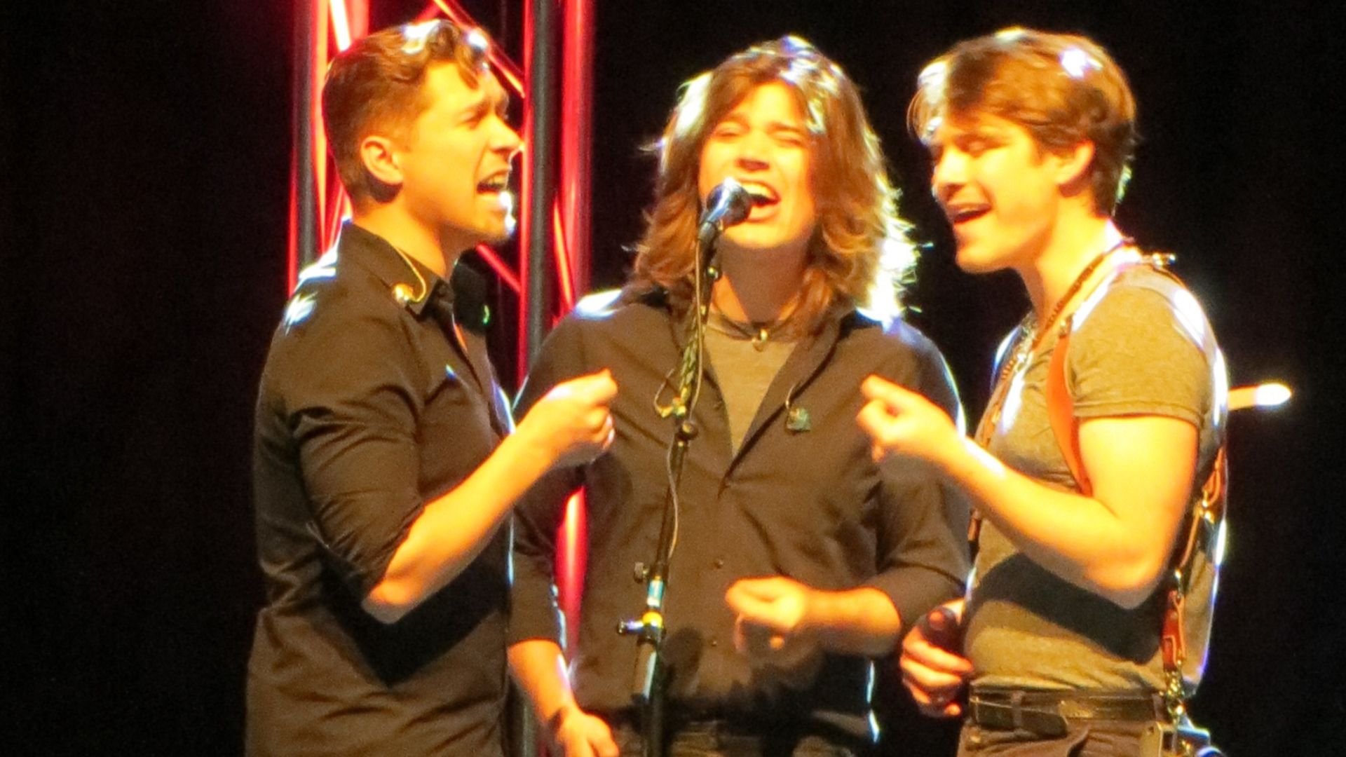 File:Hanson 2013.jpg