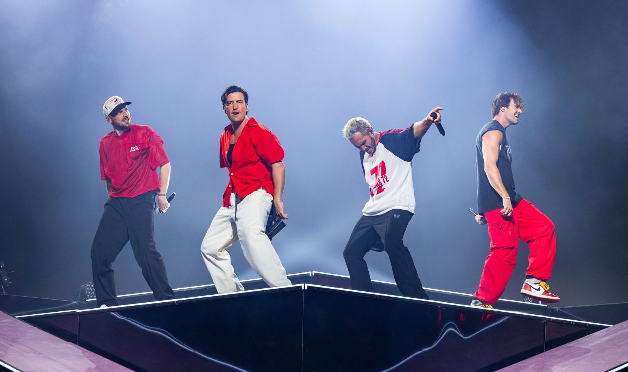 Gettyimages - 2228863686, Big Time Rush In Concert - Clarkston, MI CLARKSTON, MICHIGAN - AUGUST 06: (L-R) Carlos PenaVega, Kendall Schmidt, Logan Henderson and James Maslow of Big Time Rush perform at Pine Knob Music Theatre on August 06, 2025 in Clarkston, Michigan.