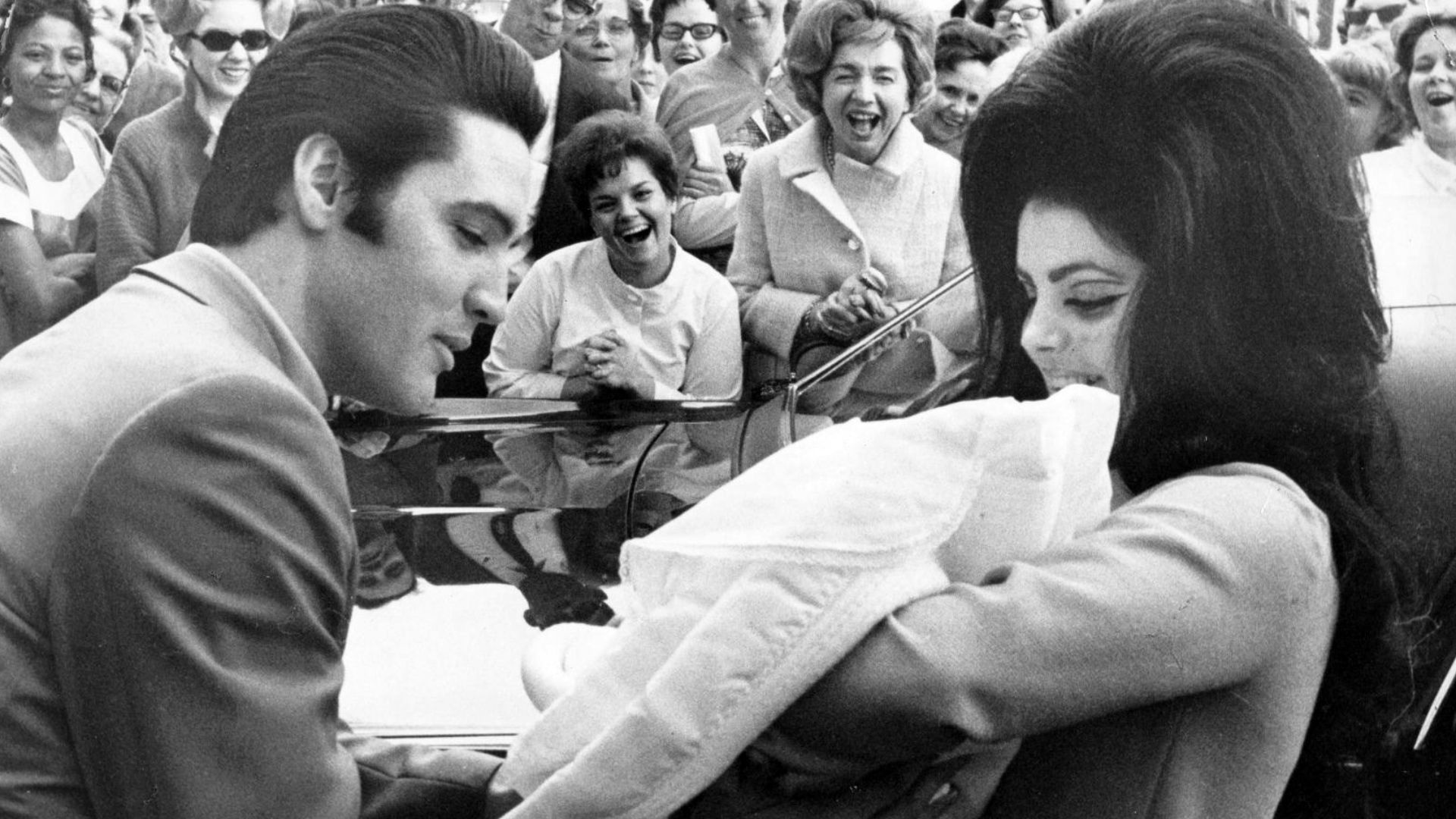 File:Elvis Presley and Priscilla with Lisa Marie February 1968.jpg