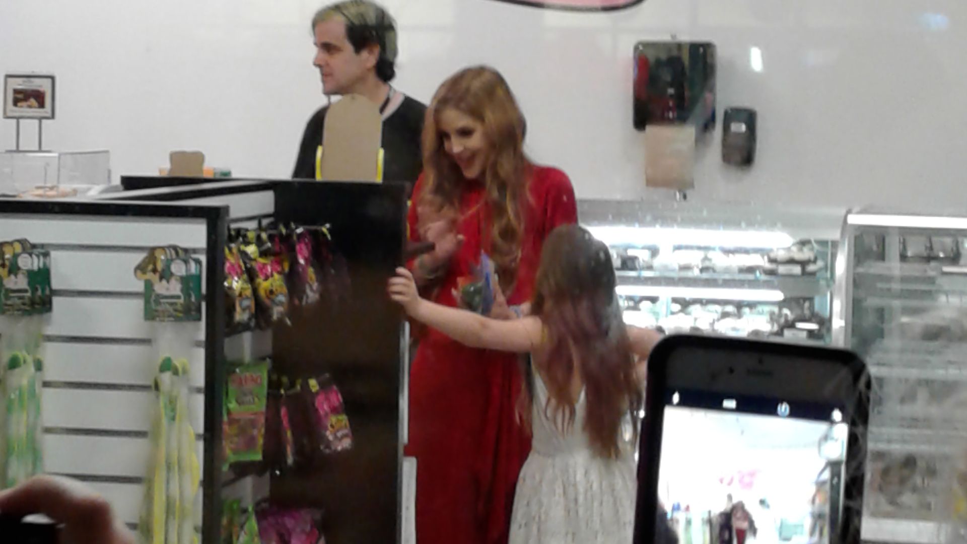 File:20170815 225702 Lisa & Finley.jpg