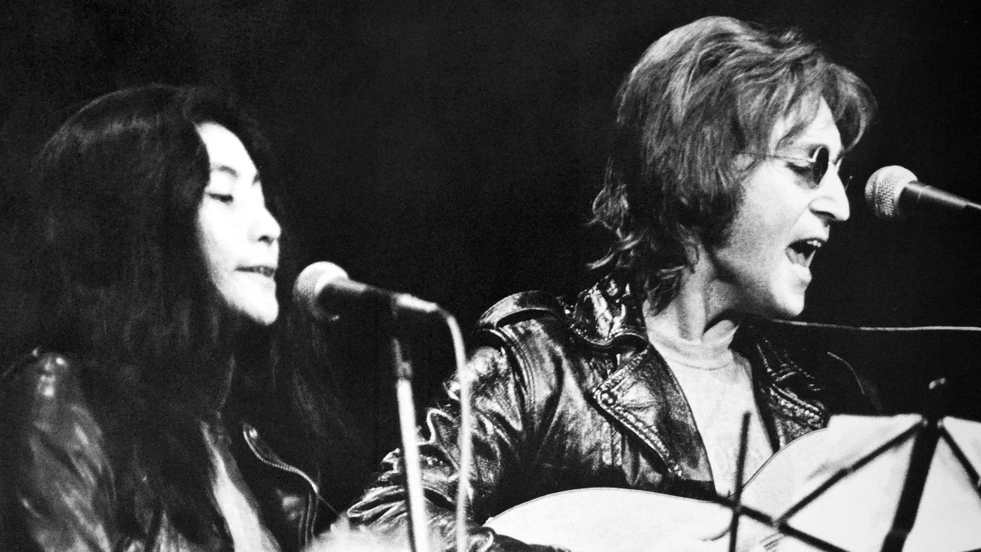 File:Yoko Ono and John Lennon at John Sinclair Freedom Rally.jpg