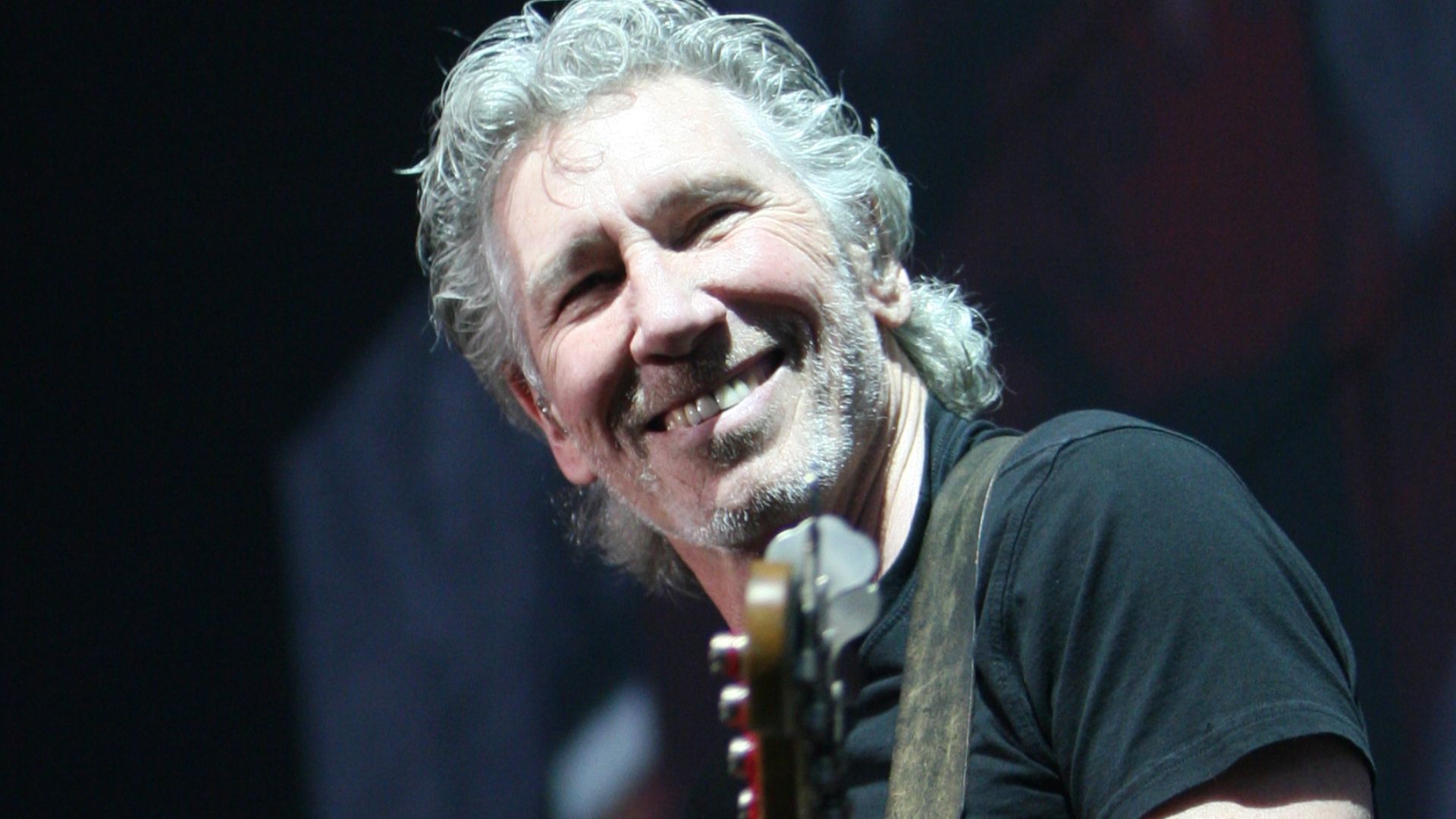 File:Roger Waters en el Palau Sant Jordi de Barcelona (The Wall Live) - 04 (crop).jpg