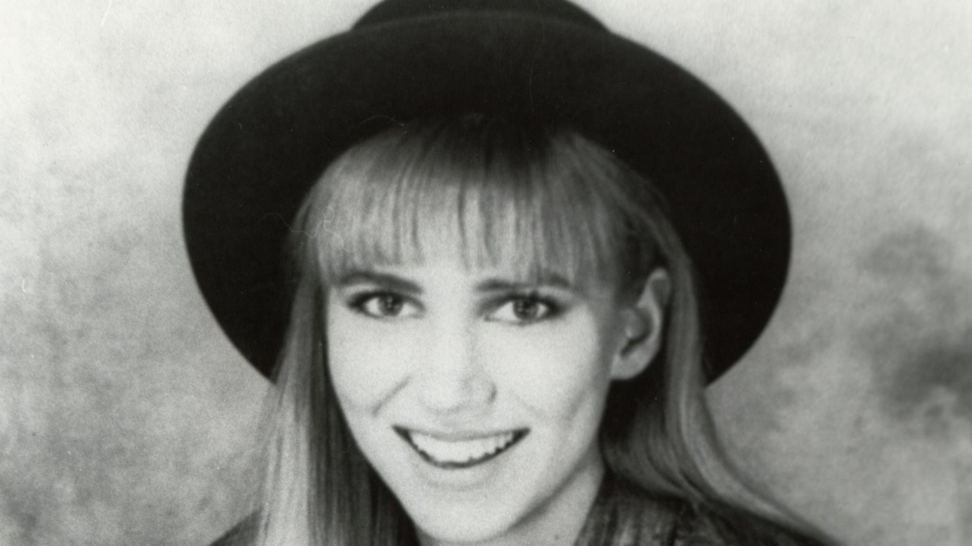 File:Debbie Gibson.jpg