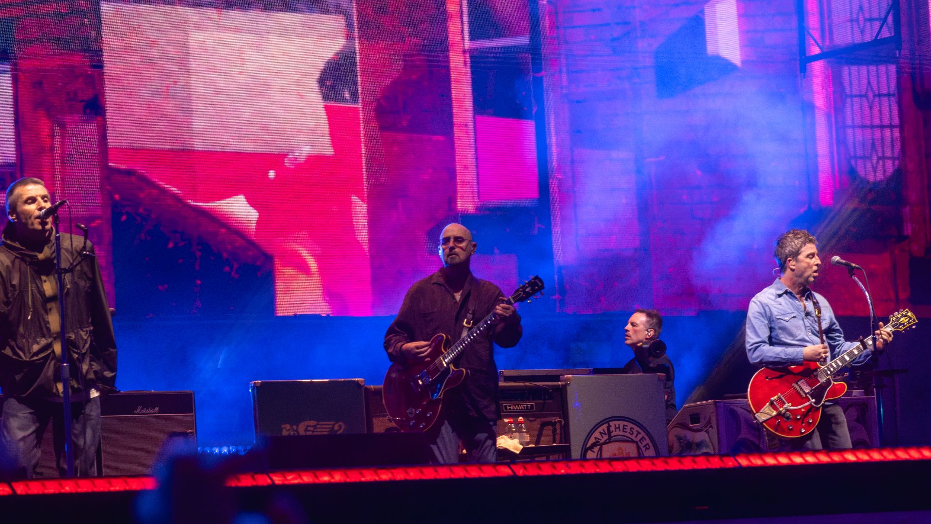 File:OasisCardiff040725-73 - 54639386012.jpg