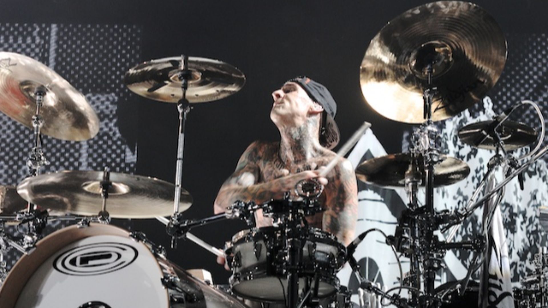 File:Travis BarkeratHondaCivicTour.jpg