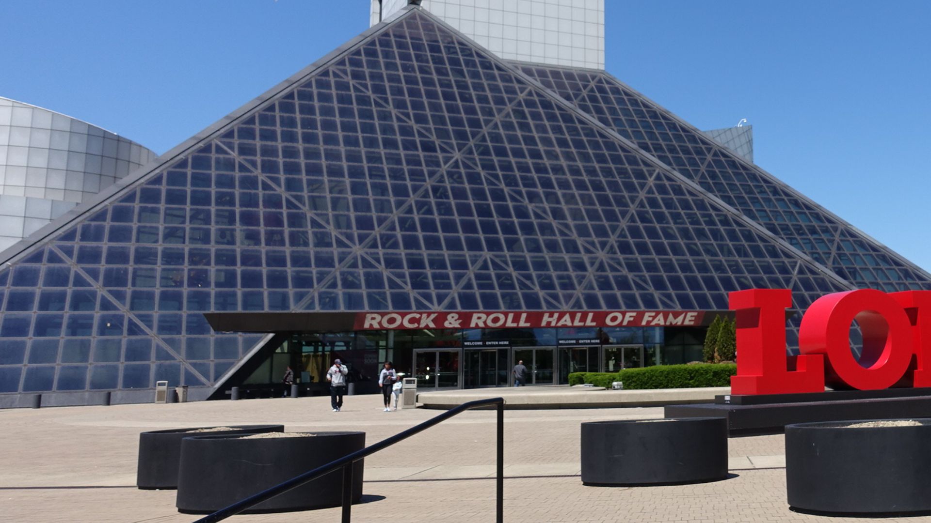 File:Rock and Roll Hall of Fame - Joy of Museums 1.jpg
