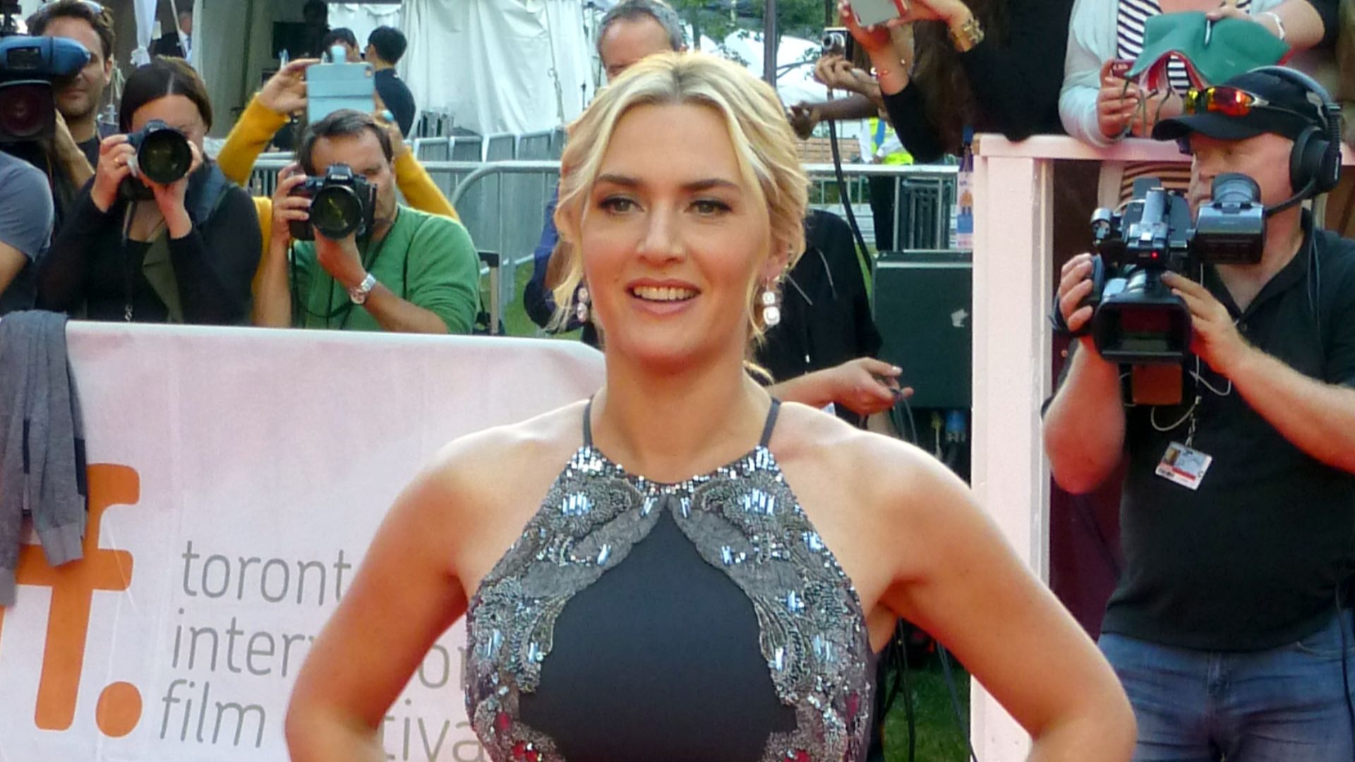 File:Kate Winslet at The Dressmaker event TIFF.jpg