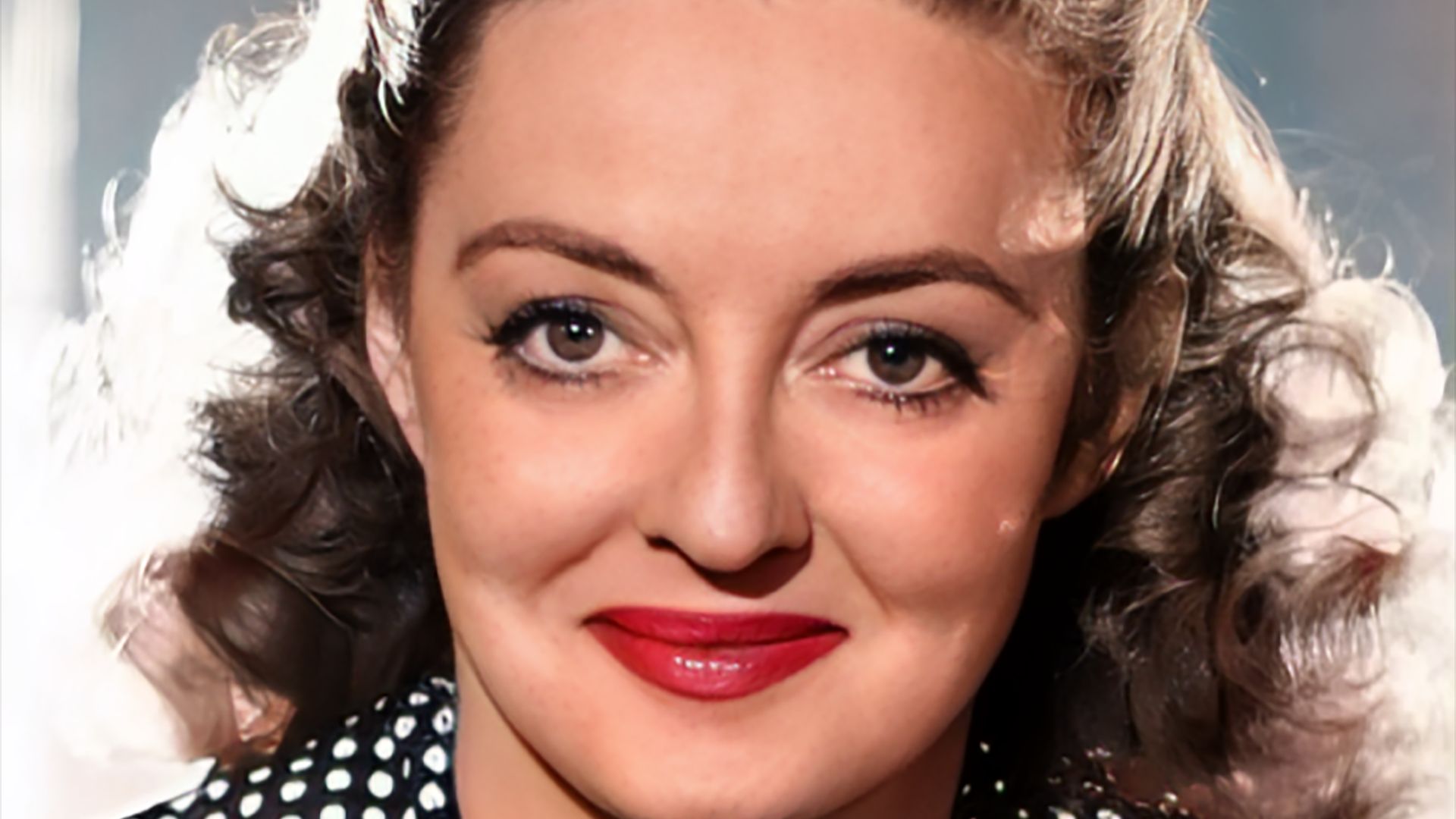 File:Bette Davis - portrait in 1940.png