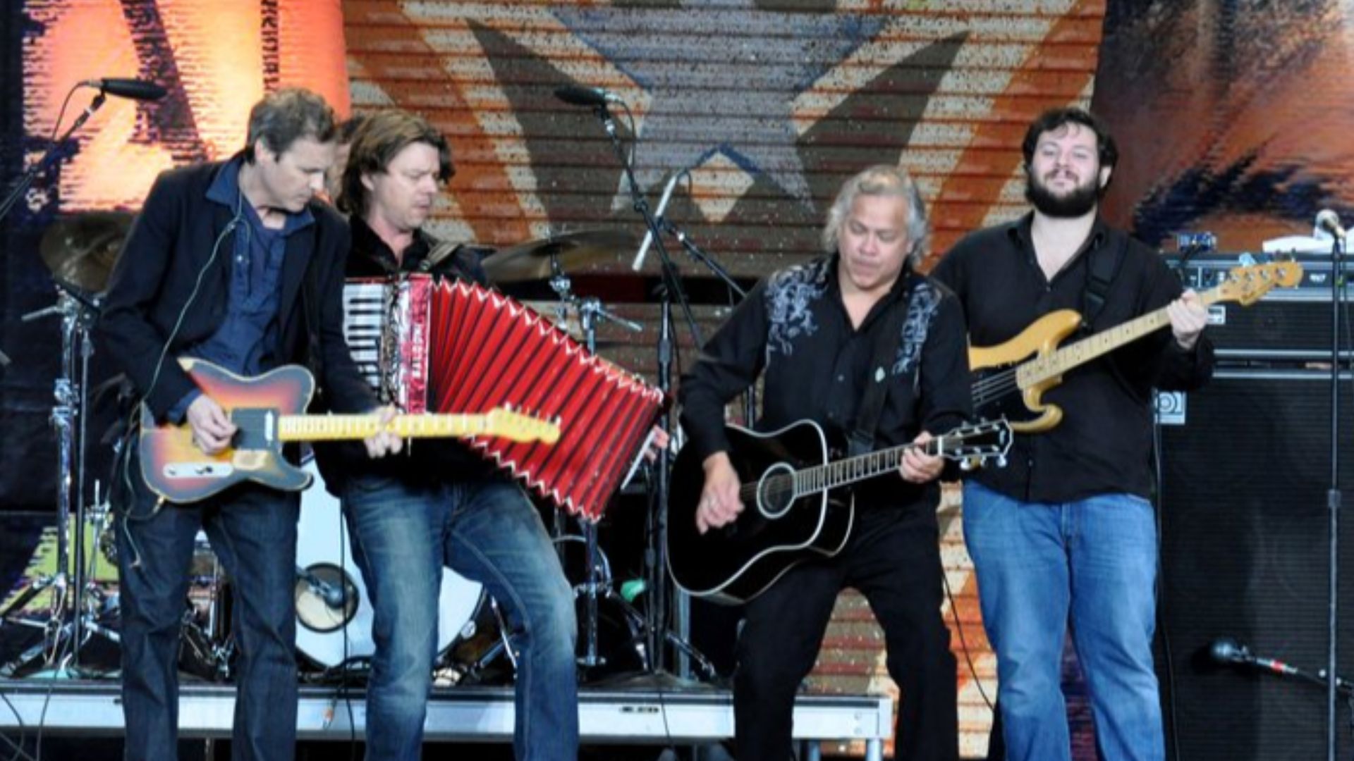 File:Bodeans farmaid.jpg
