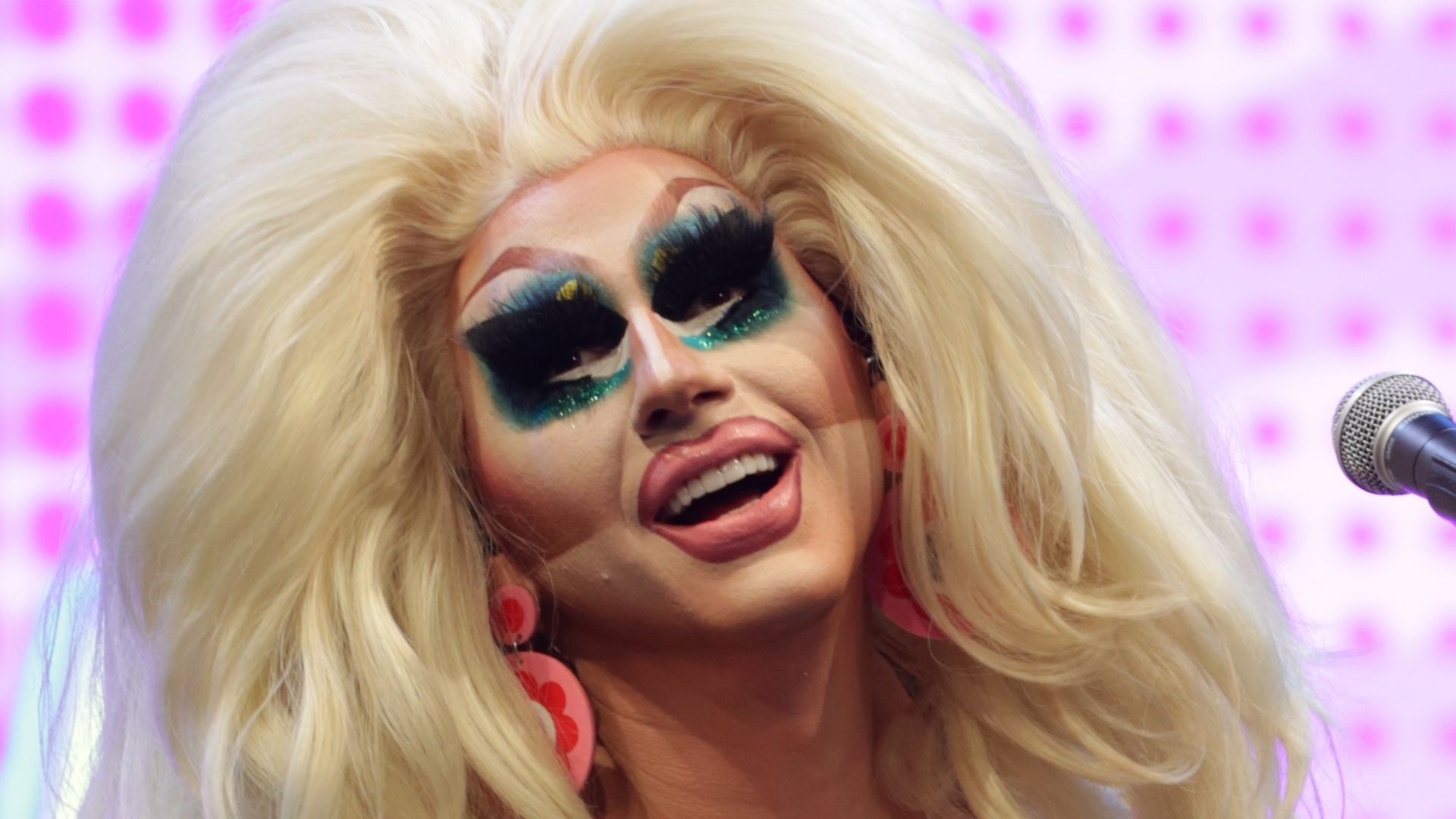 File:Trixie Mattel (49171875887) (cropped).jpg