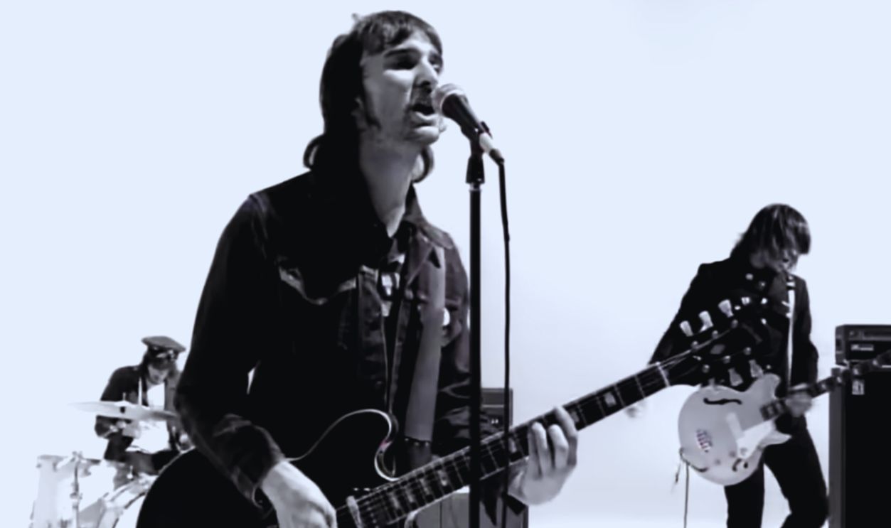 Screenshot from Get Born (2003)