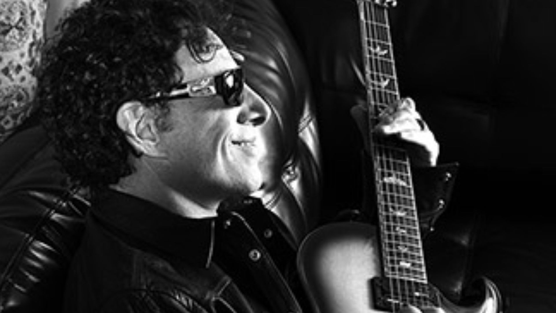 File:Neal Schon in July 2013.jpg