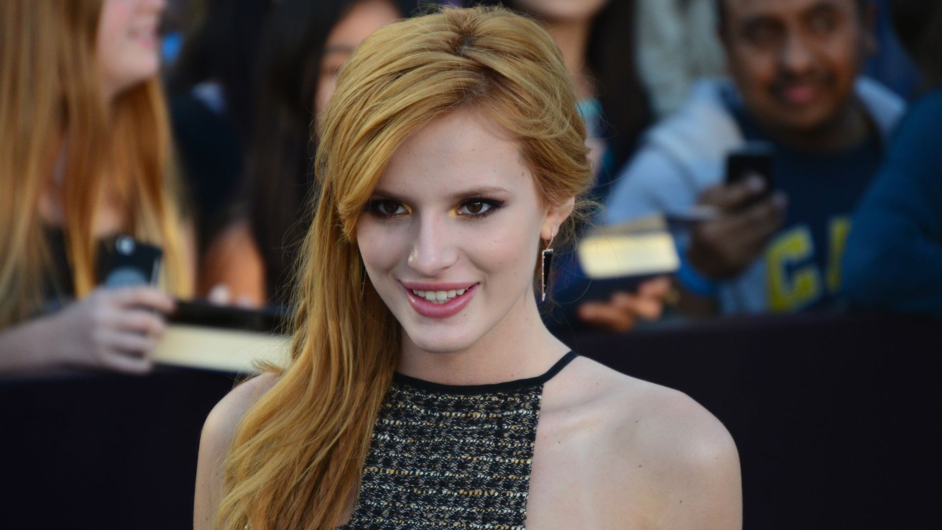 File:Bella Thorne March 18, 2014.jpg