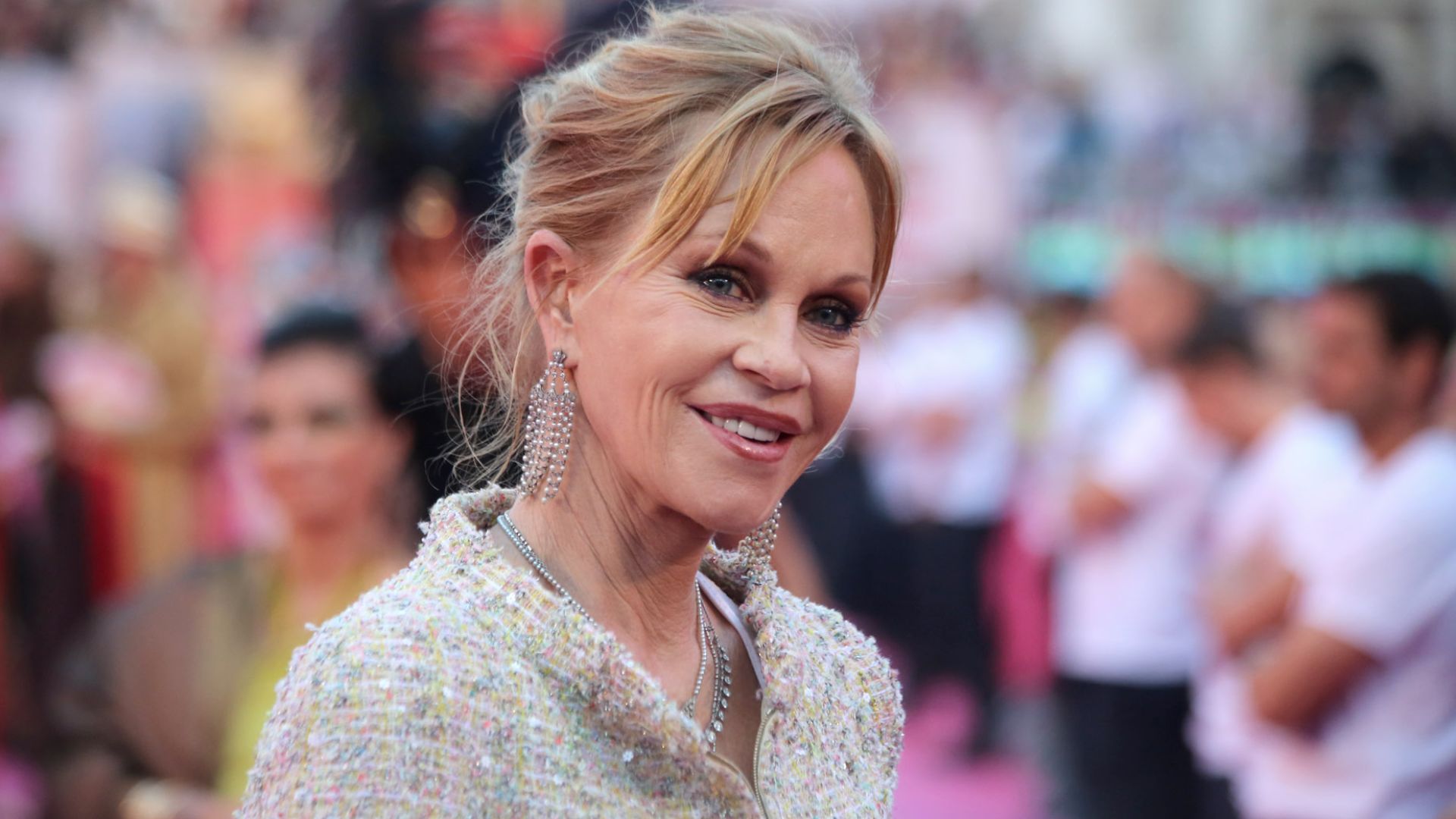 File:Life Ball 2013 - magenta carpet Melanie Griffith 03.jpg