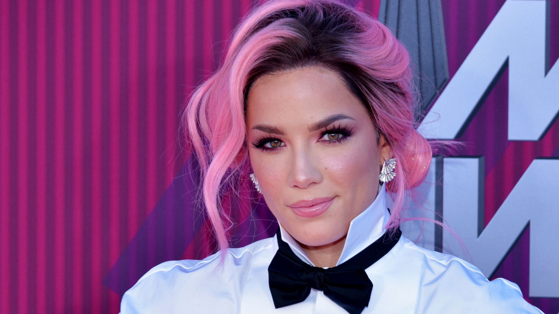 File:Halsey 2019 by Glenn Francis.jpg