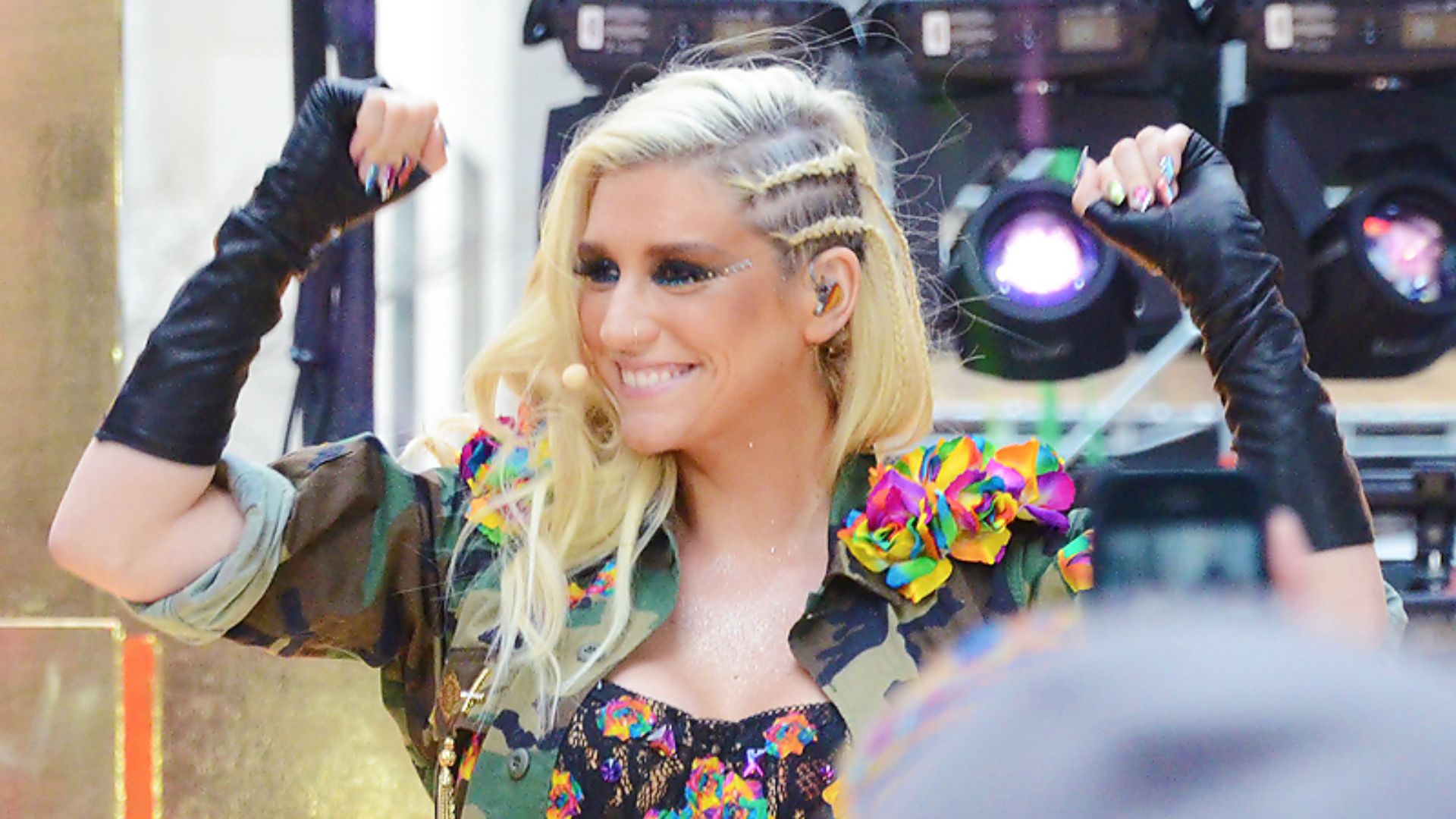 File:KE$HA (8204754780).jpg